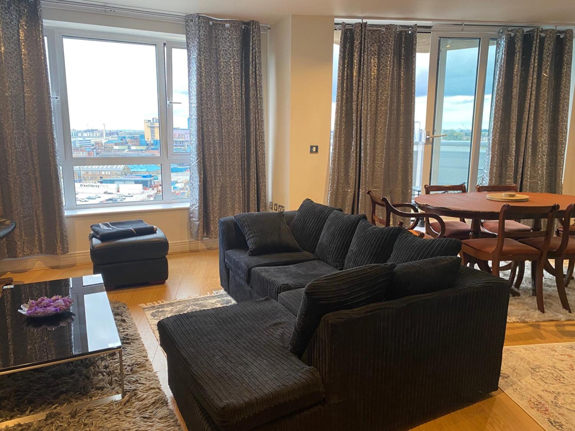 Riverside Apartment-2 Bed-freep-balcony Apartament *