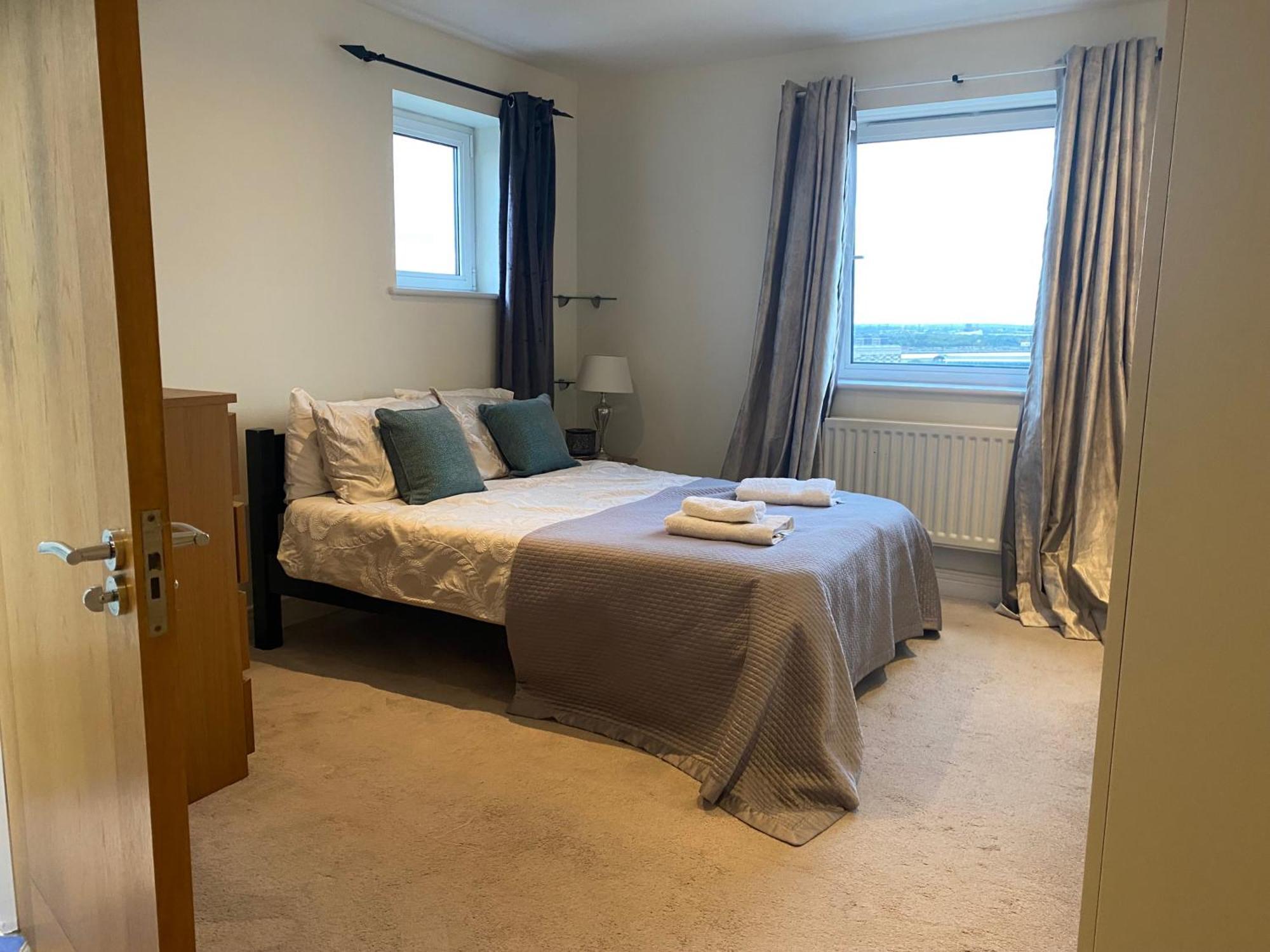 Apartament Riverside Apartment-2 Bed-freep-balcony Londra
